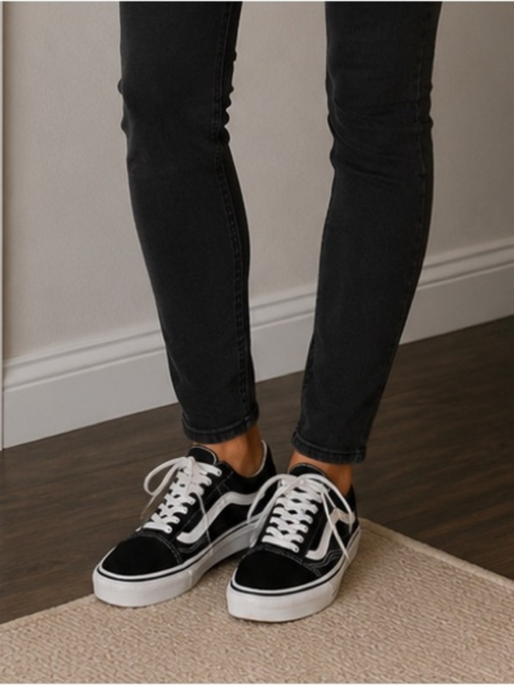 VANS OLD SKOOL PLATFOR BLACK WHITE SIZE 7 WOMEN GOOD CONDITION